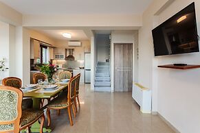 Villa Armonia - Beachfront Majestic Retreat