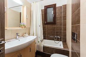 Villa Armonia - Beachfront Majestic Retreat