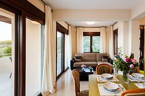 Villa Armonia - Beachfront Majestic Retreat