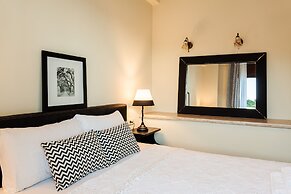 Villa Armonia - Beachfront Majestic Retreat