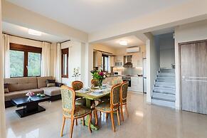 Villa Armonia - Beachfront Majestic Retreat