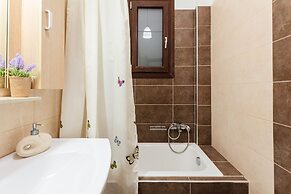 Villa Armonia - Beachfront Majestic Retreat