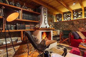 Escape in the Forest, Cosy Chalet with Home Cinema