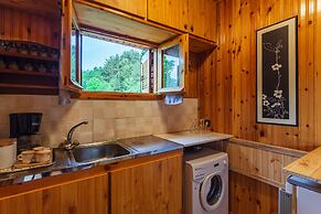 Escape in the Forest, Cosy Chalet with Home Cinema