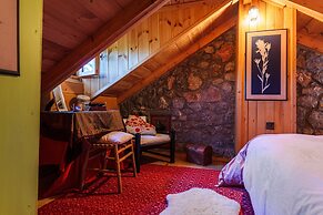 Escape in the Forest, Cosy Chalet with Home Cinema