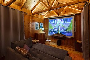 Escape in the Forest, Cosy Chalet with Home Cinema