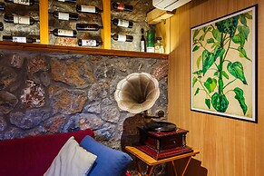 Escape in the Forest, Cosy Chalet with Home Cinema