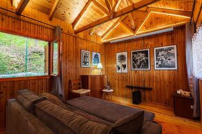 Escape in the Forest, Cosy Chalet with Home Cinema