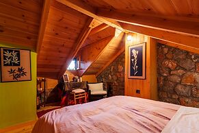 Escape in the Forest, Cosy Chalet with Home Cinema