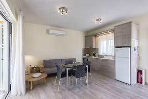 Estia Coastal Dream - Lush & Enchanting Garden Gem