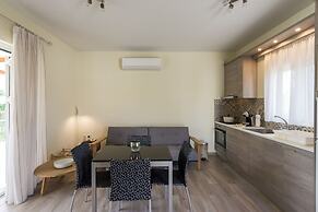 Estia Coastal Dream - Lush & Enchanting Garden Gem