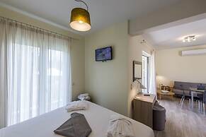 Estia Coastal Dream - Lush & Enchanting Garden Gem