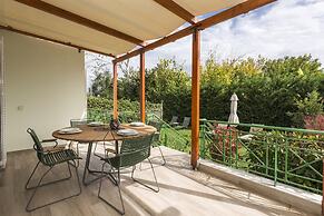 Estia Coastal Dream - Lush & Enchanting Garden Gem