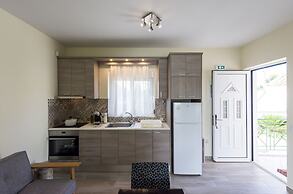 Estia Coastal Dream - Lush & Enchanting Garden Gem