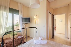 Lavender Garden Retreat - Secluded Seaside Getaway