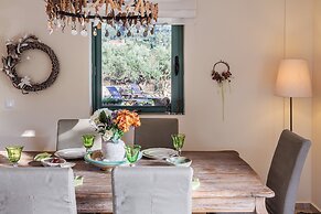 Lavender Garden Retreat - Secluded Seaside Getaway