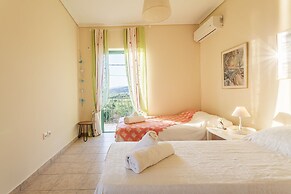 Lavender Garden Retreat - Secluded Seaside Getaway