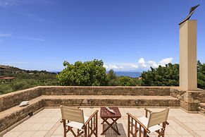 Lavender Garden Retreat - Secluded Seaside Getaway