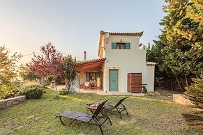 Lavender Garden Retreat - Secluded Seaside Getaway