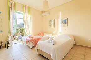 Lavender Garden Retreat - Secluded Seaside Getaway