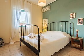 Lavender Garden Retreat - Secluded Seaside Getaway