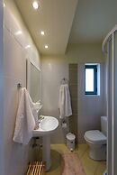 Lavender Garden Retreat - Secluded Seaside Getaway