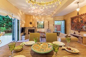 Lavender Garden Retreat - Secluded Seaside Getaway