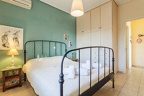 Lavender Garden Retreat - Secluded Seaside Getaway