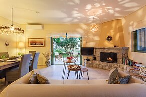 Lavender Garden Retreat - Secluded Seaside Getaway