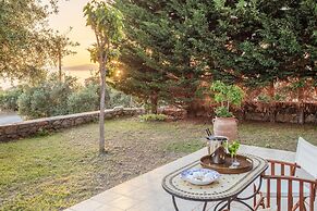 Lavender Garden Retreat - Secluded Seaside Getaway