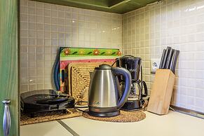 Lavender Garden Retreat - Secluded Seaside Getaway