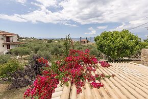 Lavender Garden Retreat - Secluded Seaside Getaway