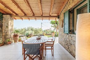 Lavender Garden Retreat - Secluded Seaside Getaway