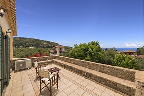 Lavender Garden Retreat - Secluded Seaside Getaway