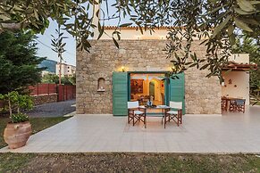 Lavender Garden Retreat - Secluded Seaside Getaway