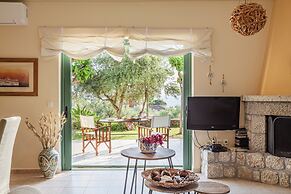 Lavender Garden Retreat - Secluded Seaside Getaway