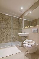 Bentley Holiday Apartments - West One