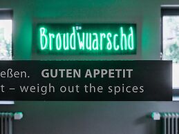 BRATWURSThotel