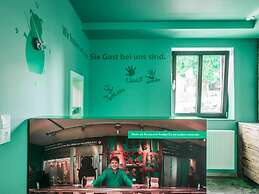 BRATWURSThotel
