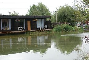 The Waterfront Lodges