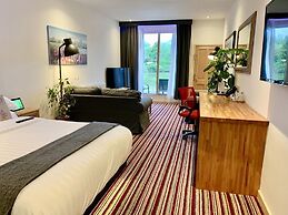 The Waterfront Lodges