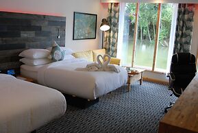 The Waterfront Lodges