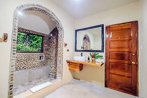 Sweet Songs Jungle Lodge, a Muy’Ono Resort