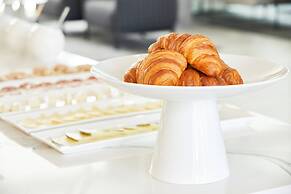 AC Hotel by Marriott Phoenix Biltmore