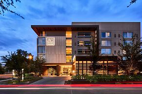 AC Hotel by Marriott Phoenix Biltmore