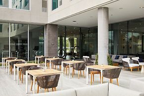 AC Hotel by Marriott Phoenix Biltmore