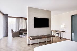 AC Hotel by Marriott Phoenix Biltmore