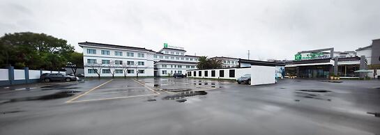 Holiday Inn Express Suzhou Zhouzhuang Ancient Town by IHG