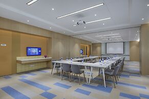 Holiday Inn Express Zhengzhou Longzi Lake by IHG