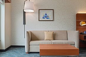 Holiday Inn Express & Suites Orlando - Lake Buena Vista by IHG